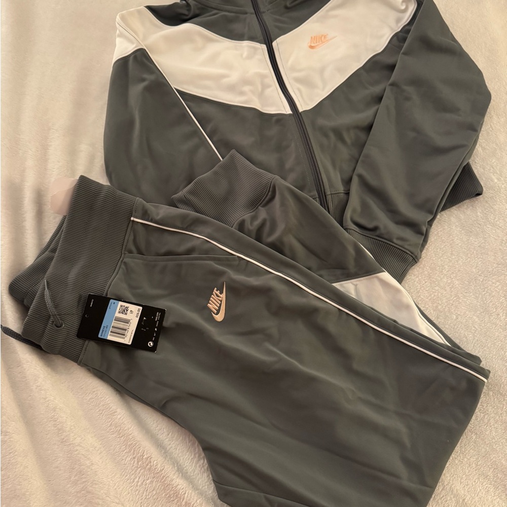Nike Gray and White Sportswear Set